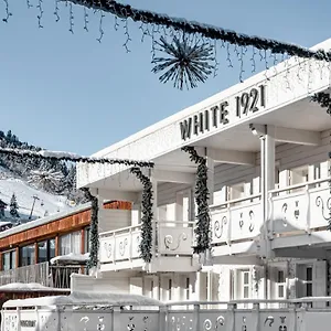 White 1921 Hotel